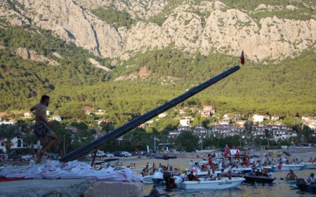 Kabotaj Bayramı Kapsamında Yağlı Direk Yarışmasında Büyük Heyecan