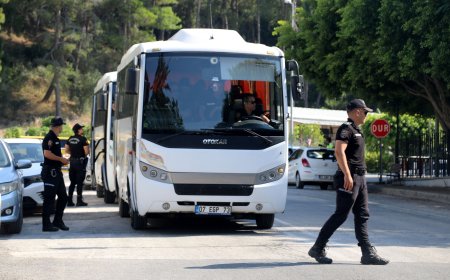 Antalya’da Belediyeye Rüşvet Baskını: 25 Kişi Adliyeye Sevk Edildi