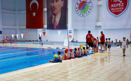 Kepez’de Yaz Sporlarına Büyük İlgi: Yüzme Kursları Dolu Dolu Geçiyor