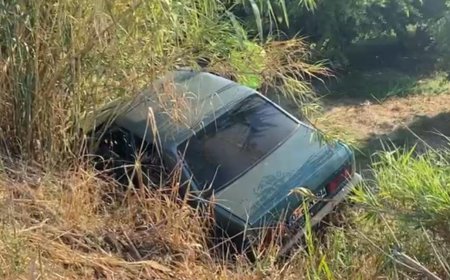 Serik’te Otomobil Şarampole Yuvarlandı: Anne ve Kızı Yaralandı