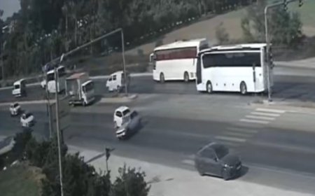 Manavgat’ta Korkutan Kaza: U Dönüşü Yapan Araca Otomobil Çarptı