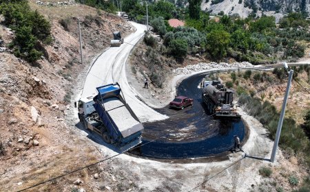 Antalya Büyükşehir Belediyesi’nden Haskızılören Yolu’na Asfalt Konforu