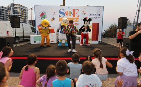 Antalya'da  Miniklere Masal Gibi Gece: Sahne Kepez Çocukları Büyüledi