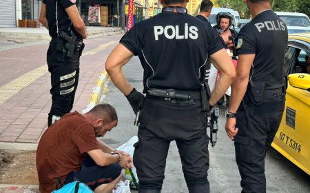 Antalya'da Polisin Dikkati Sayesinde 3 Yıllık Hükümlü Yakalandı
