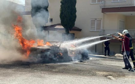 Alanya’da Seyir Halindeyken Yanan Araca Müdahale