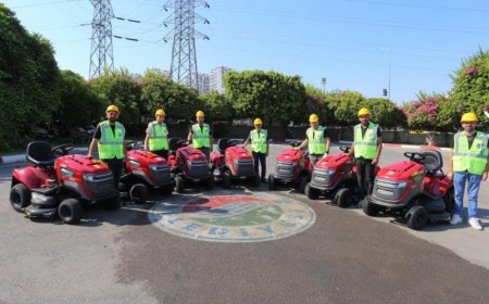 Yeşil Alanlara Güç Takviyesi: Kepez'e 8 Yeni Çim Biçme Traktörü