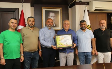 ALTSO Başkanı Eray Erdem’e Onursal Üyelik Belgesi