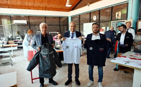 Kepez Belediyesi Tekstil Atölyesi ile Hem Üretiyor Hem Tasarruf Sağlıyor