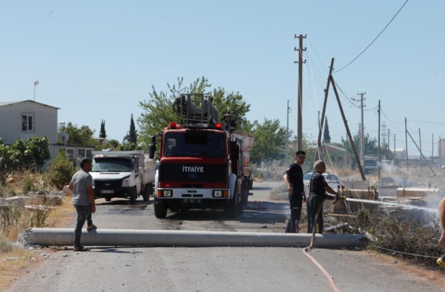Antalya’da Köpeğe Çarpmamak İsteyen Sürücü Direğe Çarptı: Yangın Çıktı