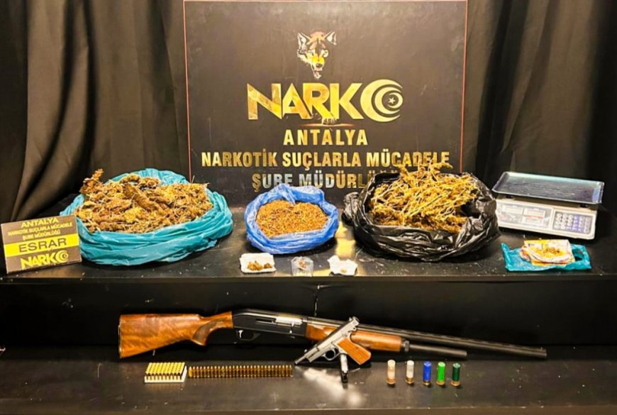 Antalya Emniyeti Halkı Uyuşturucuya Karşı Bilinçlendirmeye Devam Ediyor