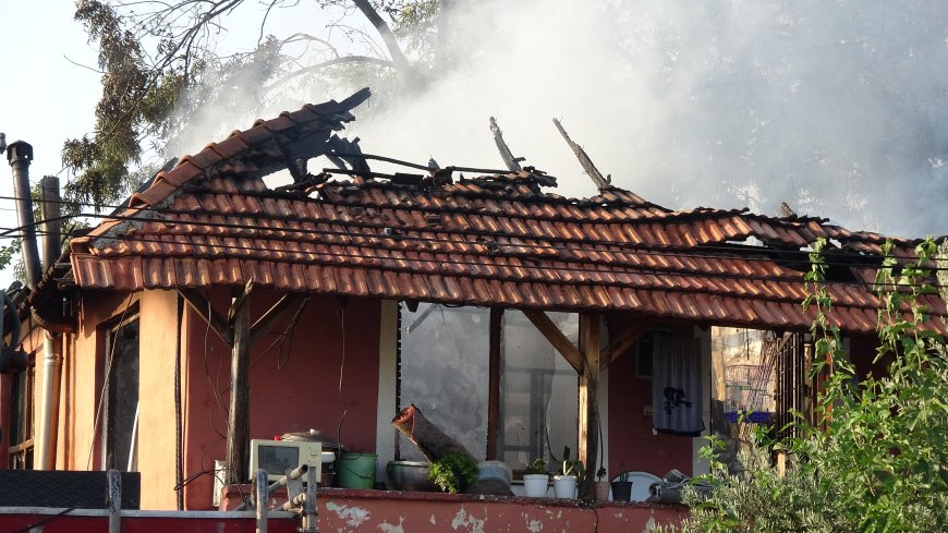 Antalya’da Kahraman Dede Torunlarını Alevlerden Kurtardı