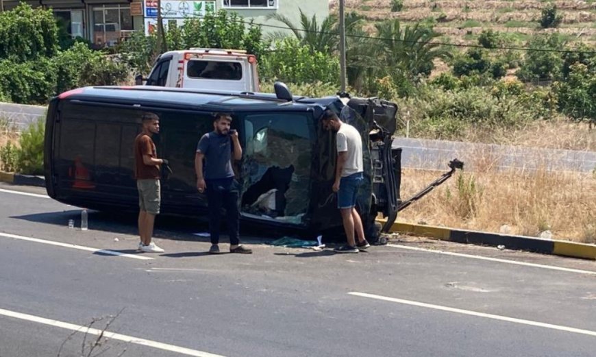 Alanya'da Karşı Şeride Geçen VIP Araç Taksiyle Çarpıştı: 1 Yaralı