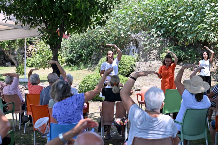 Muratpaşa Belediyesi’nden Kıdemli Vatandaşlara Yoga Desteği