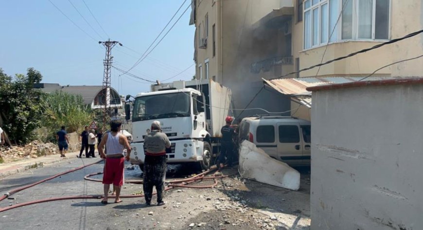Alanya’da Freni Boşalan Çöp Kamyonu Dehşet Saçtı!