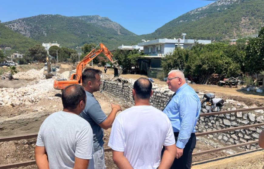 Kumluca Kaymakamı Güneş’ten Karaöz Deresi’ne Yerinde İnceleme