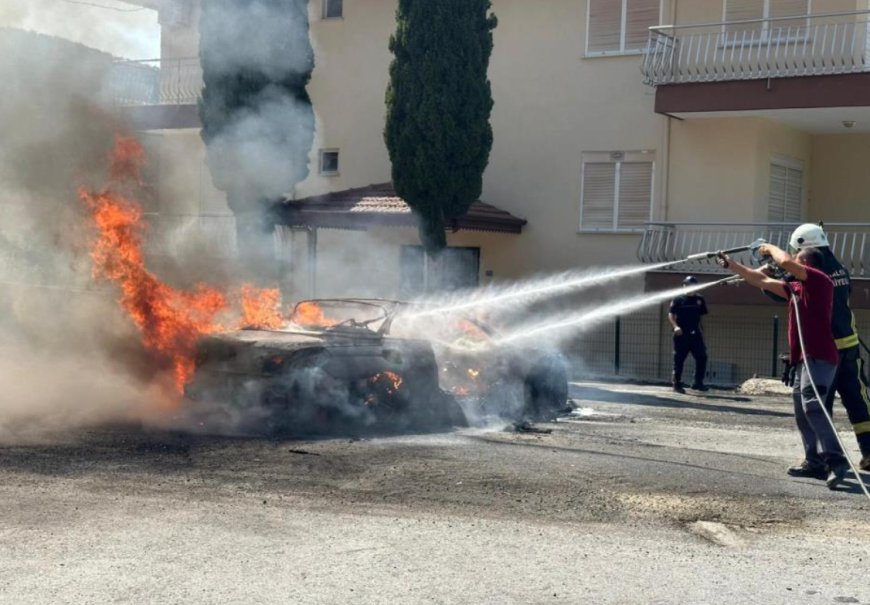 Alanya’da Seyir Halindeyken Yanan Araca Müdahale