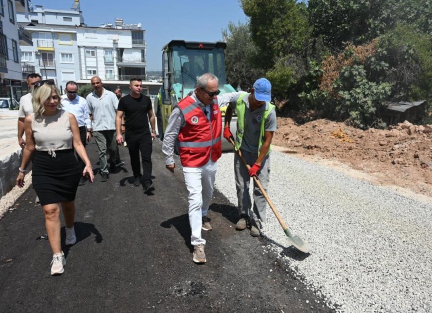 Kepez Belediyesi Çamlıbel’de Sathi Asfalt Çalışmalarına Başladı