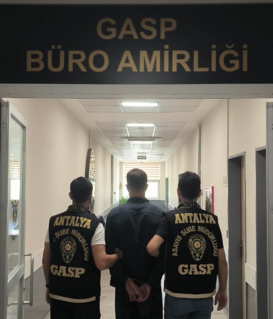 Antalya’da Nitelikli Yağma Girişimi: Oyuncak Silahla Tehdit Eden Şüpheli Yakalandı