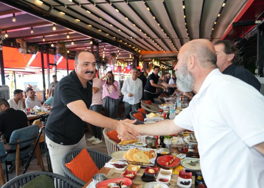 Konyaaltı’nda Başkan ve Esnaf El Ele: “Mutlu Bir İlçe İçin Çalışıyoruz”