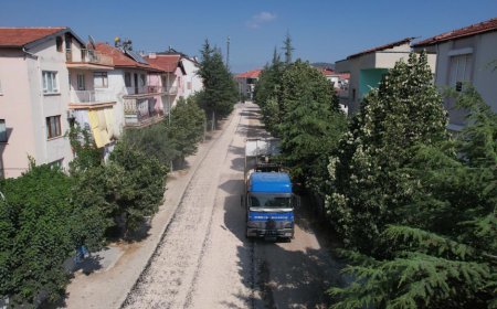 Korkuteli Belediyesi Karşıyaka Mahallesi’nde Asfalt Çalışmalarına Devam Ediyor