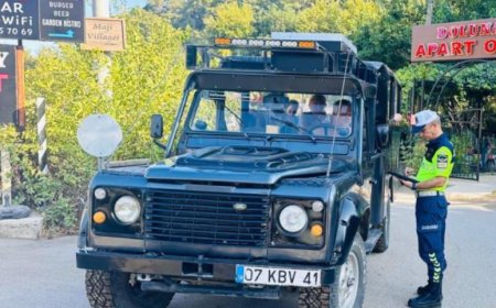 Kemer'de Jandarmadan Trafik Denetimi: 2 Araca Ceza Kesildi