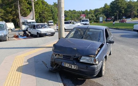 Manavgat’ta Zincirleme Kaza: 2 Kişi Yaralandı