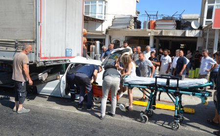 Antalya D400 Karayolu’nda Feci Kaza: Baba ve Oğlu Ağır Yaralı