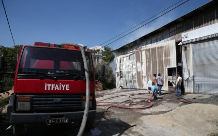 Alanya'da Mobilya Atölyesinde Yangın: Maddi Hasar Oluştu
