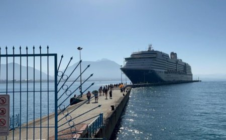 Hollanda Bandıralı Kruvaziyer Oosterdam Alanya’ya Demir Attı