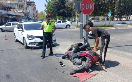 Manavgat’ta Otomobil ile Elektrikli Bisiklet Çarpıştı: 1 Yaralı