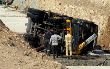 Antalya’da Otoyol Şantiyesinde Vinç Devrildi, Yangın Çıktı