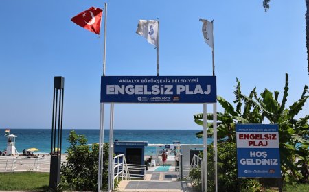 Konyaaltı ve Lara'daki Engelsiz Plajlar Yoğun İlgi Görüyor