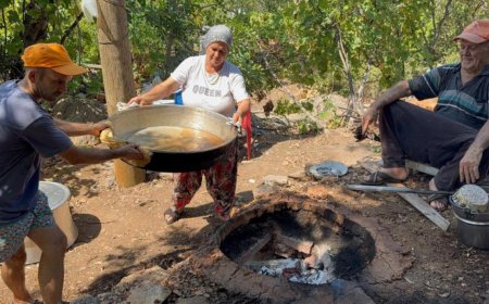 Gazipaşa'da Üzümden Pekmeze İmece Usulü Üretim Başladı