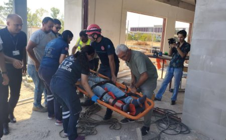 Konyaaltı'ndaki İnşaat Kazasında Düşen İşçi Hastaneye Kaldırıldı