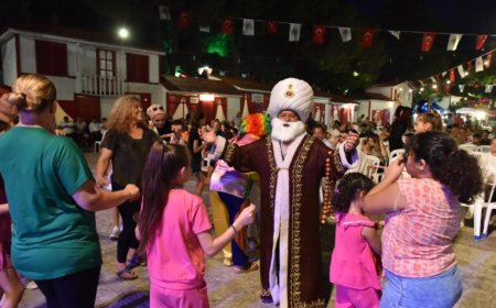 Kepez'deki Kültür Festivali'ne Konya Rüzgarı: Geleneksel Gecede Coşku Vardı