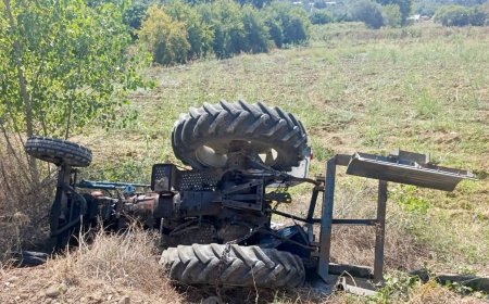 Antalya'da Traktör Devrildi: 70 Yaşındaki Sürücü Olay Yerinde Can Verdi