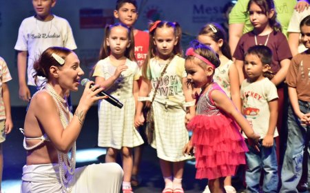 Kepez'in Kültür Festivali'ne Melis Köksal Damgası: Şarkılarını Antalya İçin Söyledi