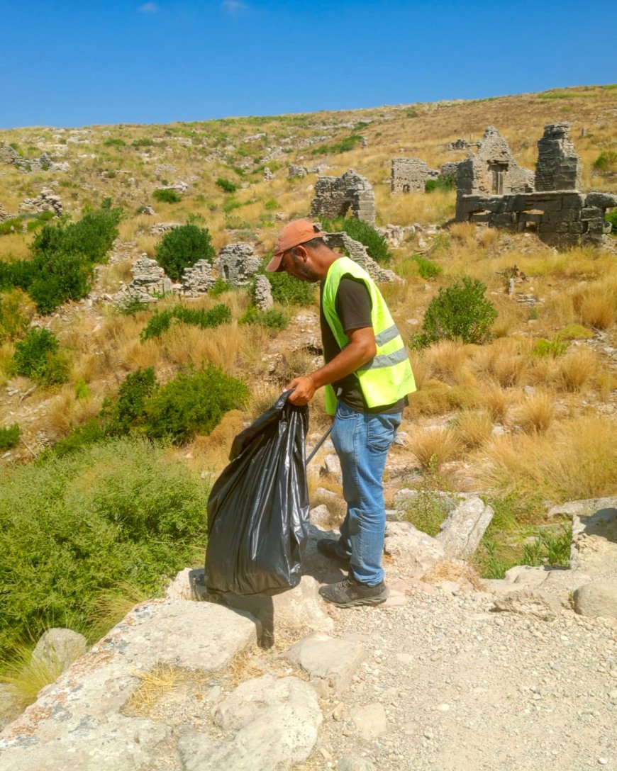 Manavgat Belediyesi'nden Tarihi Alanlarda Temizlik Seferberliği