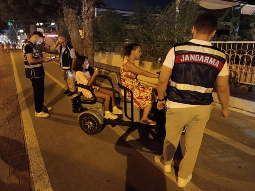Alanya’da Yaya Yollarını İşgal Eden Sürücülere 43 Bin TL Ceza
