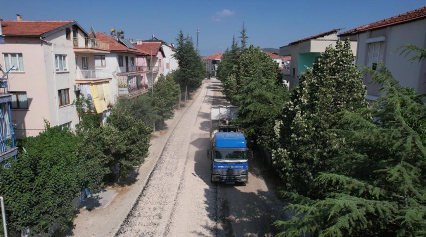 Korkuteli Belediyesi Karşıyaka Mahallesi’nde Asfalt Çalışmalarına Devam Ediyor
