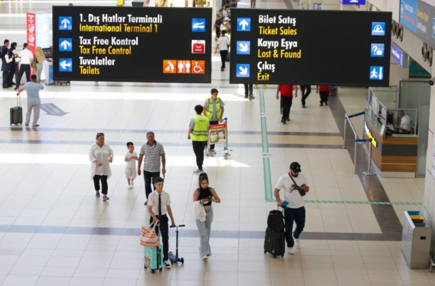Antalya Turizmde Günlük Ziyaretçi Rekoru Kırdı: 105 Bin Yabancı Giriş Yaptı