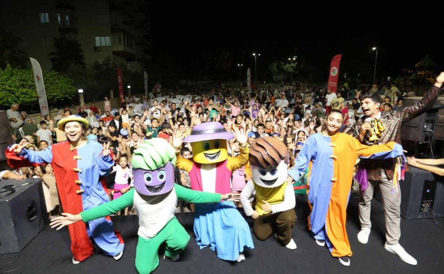Kepez’de ‘Sahne Kepez’ Güneş Mahallesi’ni Renklendirdi