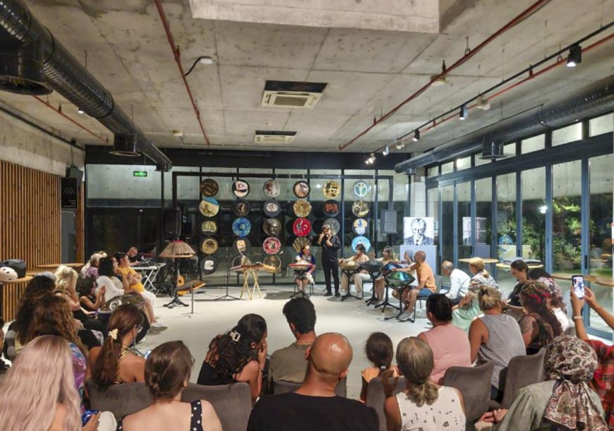 Antalya'da hangdrum ve santur atölyesi müzikseverlerle buluştu