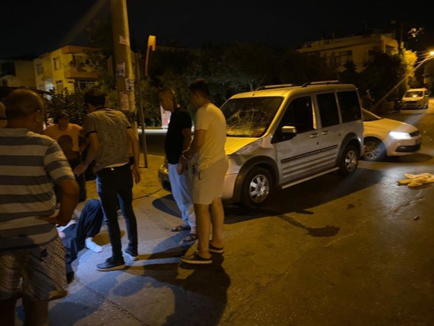Antalya'nın Serik ilçesinde motosikletli kurye ile hafif ticari aracın karıştığı kazada kurye yaralandı.