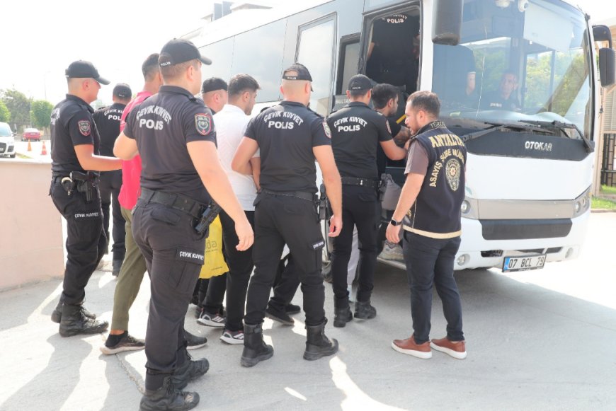 Antalya’da Eş Zamanlı Operasyon: 171 Aranan Şahıs Yakalandı