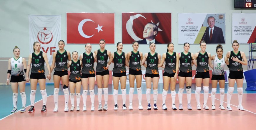 Manavgat Belediyespor Kadın Voleybol Takımı 1. Lig’e Yükseldi