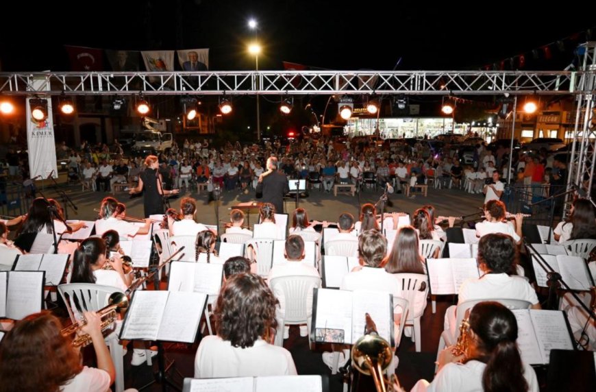 Kemer Belediyesi’nden Sokak Hayvanlarına Müzikle Destek