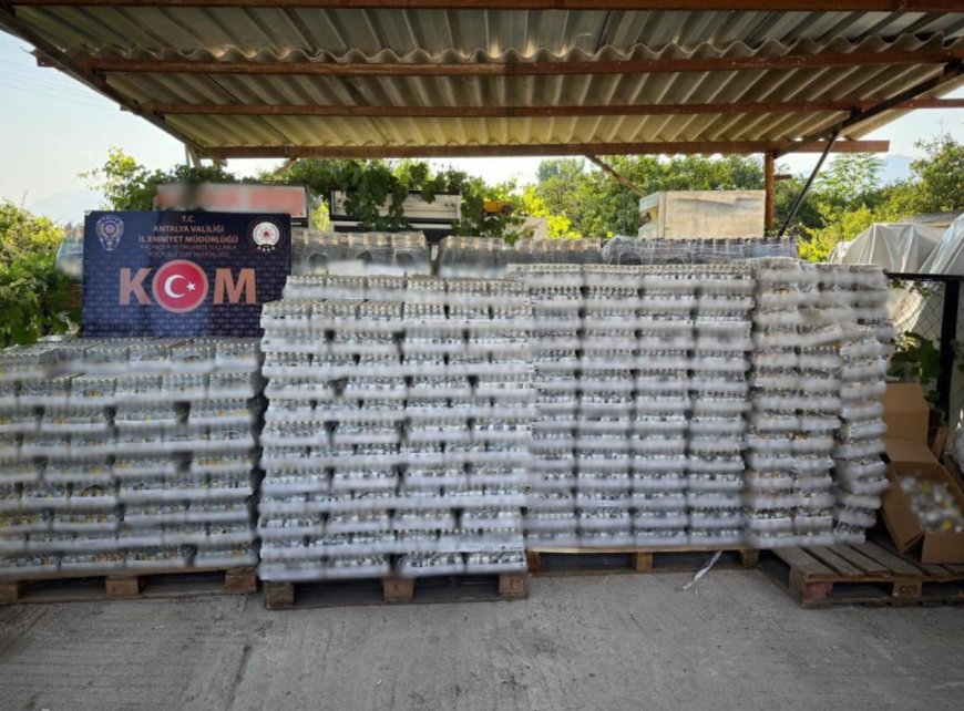 Antalya’da 39 Bin Şişe Kaçak İçki Ele Geçirildi