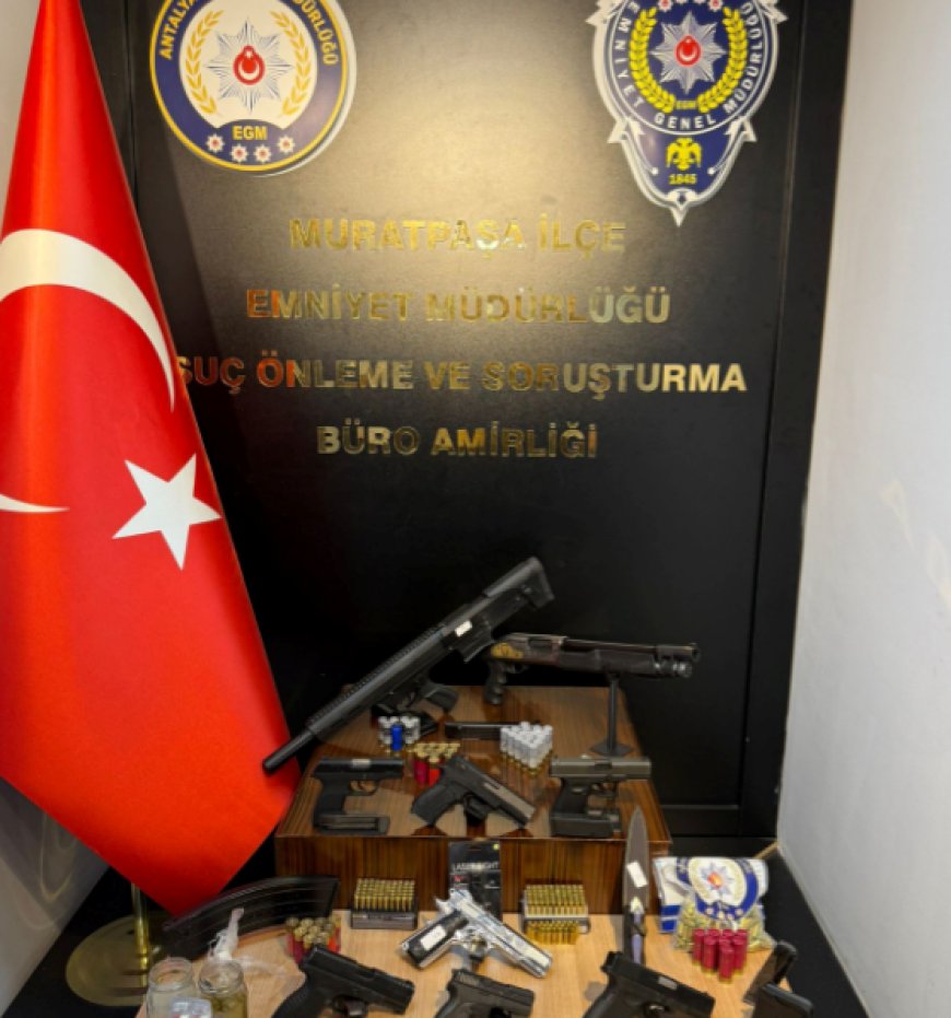 Muratpaşa'da "Şafak" Operasyonu: Çok Sayıda Silah Ele Geçirildi
