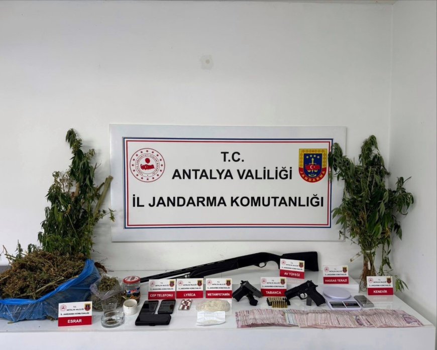 Antalya'da jandarma tarafından yapılan çalışmalarda çok miktarda uyuşturucu ele geçirildi.